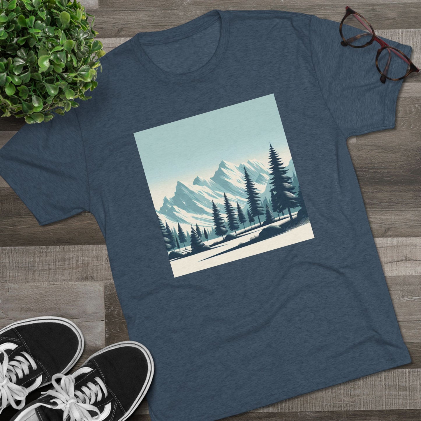 冒険が待っているユニセックストライブレンドクルーTシャツ – スノーウィーマウンテントップス＆パインツリーデザイン