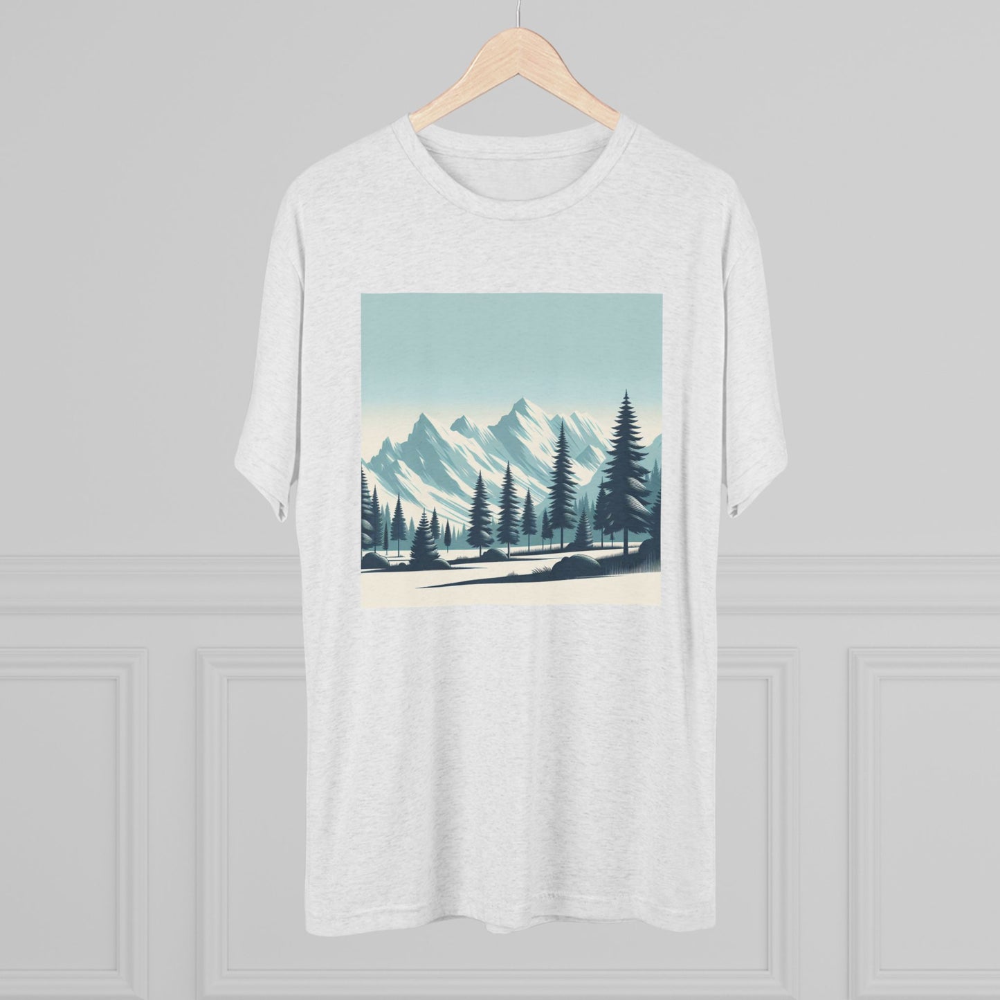 冒険が待っているユニセックストライブレンドクルーTシャツ – スノーウィーマウンテントップス＆パインツリーデザイン