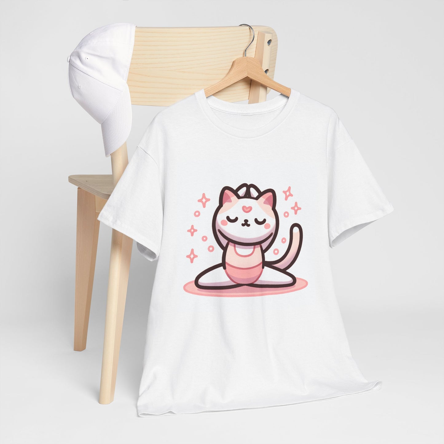 優雅な動き: ピンクのヨガ&amp;バレエ猫ユニセックスTシャツ