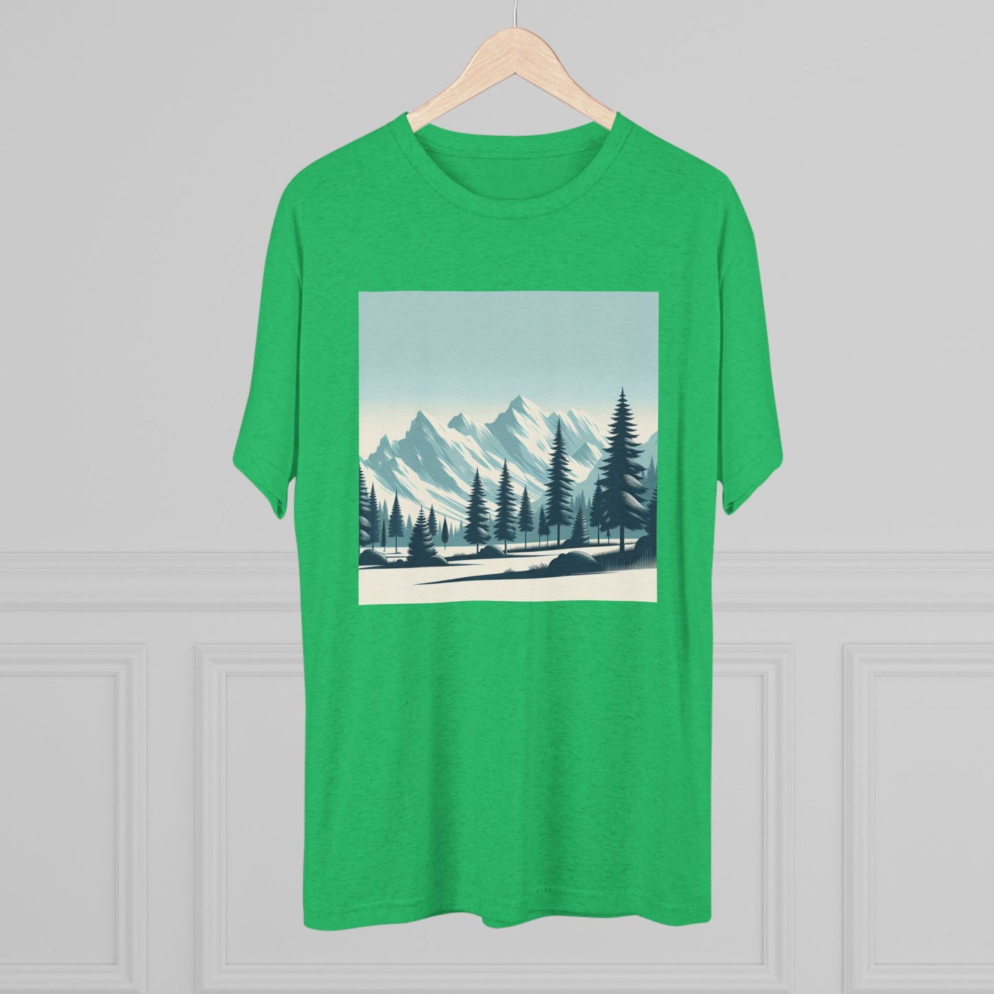 冒険が待っているユニセックストライブレンドクルーTシャツ – スノーウィーマウンテントップス＆パインツリーデザイン