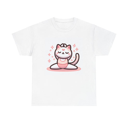 優雅な動き: ピンクのヨガ&amp;バレエ猫ユニセックスTシャツ